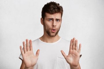 Ungkapan tidak mau dalam bahasa Jawa bisa diungkapkan menggunakan kata wegah, ora gelem, mboten purun, atau mboten kerso.