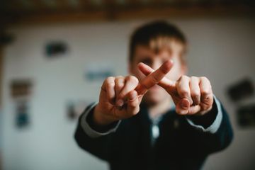 Kata Don't dan Doesn't digunakan untuk kalimat negatif, berikut perbedaan penggunaanya