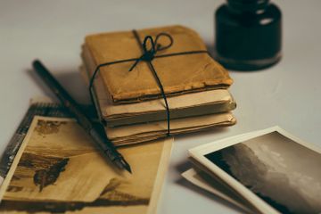 Setiap peneliti sejarah memerlukan metode penelitian sejarah untuk membuat sebuah eksperimen yang sistematis.