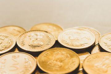 Pembayaran pajak dari badan usaha milik swasta kepada pemerintah bisa membantu perekonomian pemerintah.