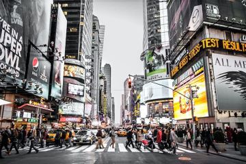 Apa yang Dimaksud Fungsi Informasional dan Fungsi Transformasional pada Iklan?