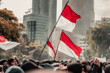 Apa Saja Hak dan Kewajiban Masyarakat Indonesia Berdasarkan UUD 1945?