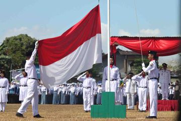 Berapa Ukuran Bendera Merah Putih untuk di Lapangan Sekolah?