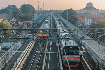Sejarah perkertaapian di Indonesia dimulai sejak zaman Belanda dan masih terus berkembang hingga sekarang.