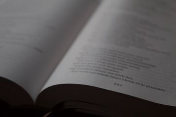 Terdapat transkrip teks legenda pada buku Bahasa Inggris Kurikulum Merdeka kelas XI (SMA) Concluding Section 1, halaman 109.