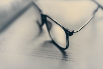 George Gitzer mengungkapkan tiga paradigma sosiologi, salah satunya paradigma fakta sosial.