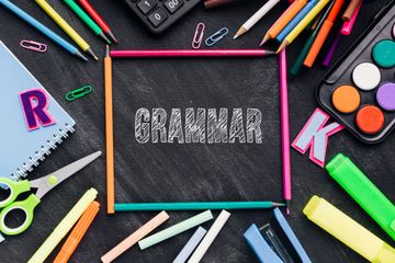 Terdapat 16 grammar atau tata bahasa dalam bahasa Inggris.