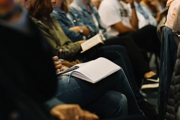 Jawab Soal Bahasa Inggris Kurikulum Merdeka Kelas XI Unit 4, Grammar Focus Activity 3