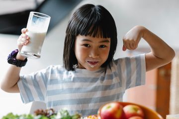 Mengapa Minum Susu Sebelum Tidur Membuat Tidur Lebih Nyenyak?