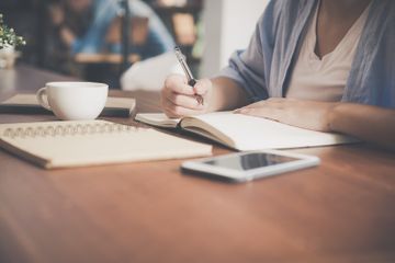 Terdapat beberapa langkah penulisan artikel ilmiah populer.