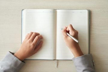 Terdapat soal pada buku Bahasa Inggris kelas IX edisi revisi 2018 Chapter 7, halaman 137-138, Rearrange Paragraph 'Sangkuriang'.