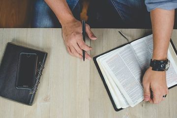 Terdapat soal Bahasa Inggris Kurikulum Merdeka kelas XI (SMA) Unit 1 halaman 2, My Initial Understanding, materi 'Legend'.