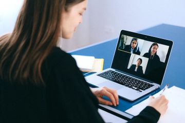 Apa Saja Fitur Zoom Meeting?