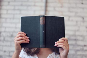 Contoh Penggunaan Kata 'Their' dan 'Theirs' dalam Bahasa Inggris