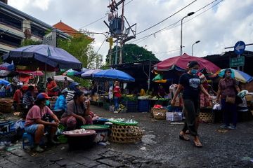 Dalam struktur pasar, terdapat pasar persaingan tidak sempurna.