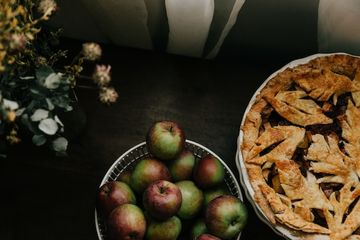 Jawab Soal Bahasa Inggris Kelas IX Chapter 4, Conjunction 'Novel Apple Pudding'