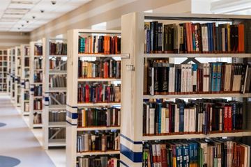 3 Perbedaan Museum dan Perpustakaan
