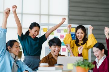 Terdapat soal pada buku Bahasa Inggris kelas X (SMA) edisi revisi 2016, Chapter 2, halaman 28, Task 2 Conversation 2.