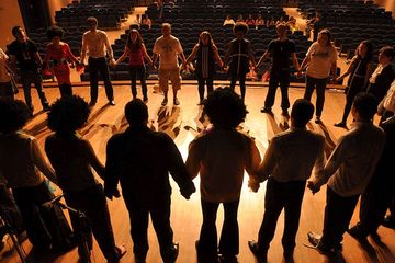 beberapa istilah dalam bahasa Inggris yang berhubungan dengan teater atau 'theater'.