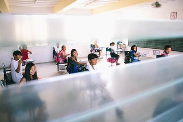 Terdapat soal Udin's experiences pada buku Bahasa Inggris kelas VIII edisi revisi 2017 Chapter 11 halaman 180, materi 'Yes, we made it!'.