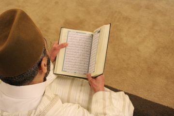 Malam Lailatul Qadar adalah malam di mana Al-Qur'an pertama kali diturunkan kepada Nabi Muhammad saw.