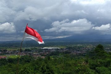 Amandemen UUD 1945 terjadi pada masa reformasi demi menjaga persatuan dan kesatuan bangsa.