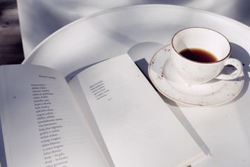Terdapat soal puisi pada buku Bahasa Inggris kelas XI edisi revisi 2017 Chapter 7 halaman 93, materi 'Meaning Through Music'.