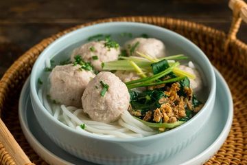 Jawab Soal Bahasa Inggris Kurikulum Merdeka Kelas X Chapter IV, Nutritious Local Foods - Bakso