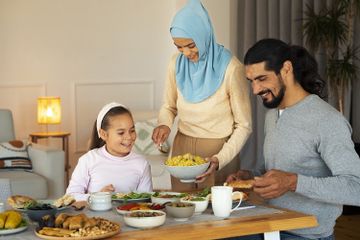 5 Tips Makan Sahur agar Kuat Melaksanakan Puasa Ramadan
