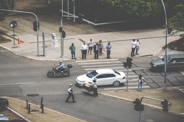 Peran lembaga sosial sangatlah penting bagi kehidupan masyarakat.