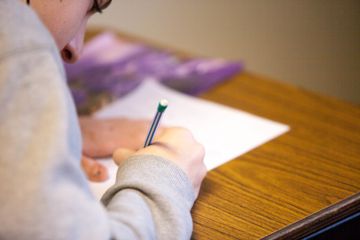 Jawab Soal Bahasa Indonesia Kelas X Bab VI, Mosi Menyontek saat Ujian Nasional