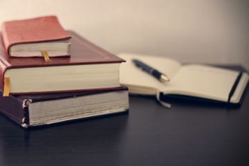 Pengertian dan Contoh Purwakanthi Lumaksita