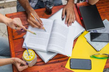 Terdapat soal writing pada buku English for Nusantara kelas VIII, halaman 61, Chapter 3, materi 'Independence Day at SMP Merdeka'.