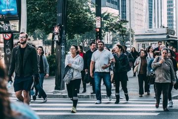 Norma sosial dapat dikatakan sebagai petunjuk hidup yang memiliki fungsi dan ciri-cirinya sendiri.