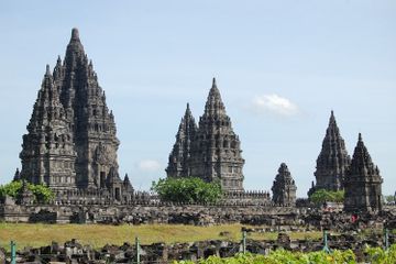 Salah satu peninggalan Kerajaan Mataram Kuno adalah Candi Prambanan.