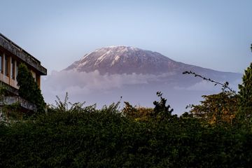 Apa Nama Gunung Api Tertinggi di Dunia?