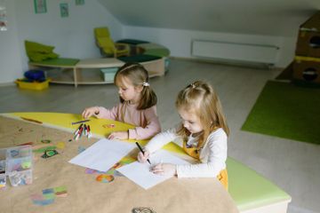 Alat dan Bahan dalam Membuat Karya Seni Rupa Dua Dimensi