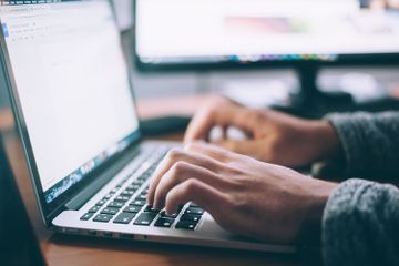 Ada beberapa jenis pengembangan deskripsi bagian dalam struktur teks deskripsi