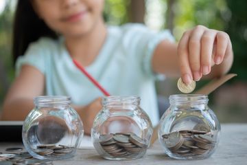 Perlu Dimulai Sejak Dini, Ini 5 Tips Membangun Kebiasaan Menabung