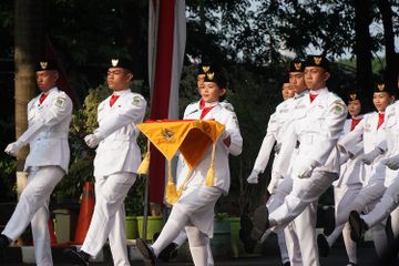Lagu 17 Agustus ini berjudul Hari Merdeka ciptaan Husein Mutahar atau yang lebih dikenal dengan H. Mutahar. 