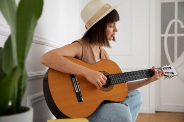 Ingin Belajar Bermain Gitar? Ini 5 Tips yang Patut Dicoba