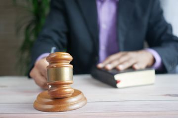 Dibentuknya konstitusi memiliki tujuan dan fungsi.