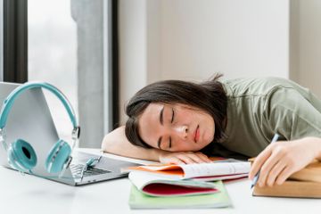 Mengapa Kita Sebaiknya Tidak Tidur Siang Terlalu Lama?