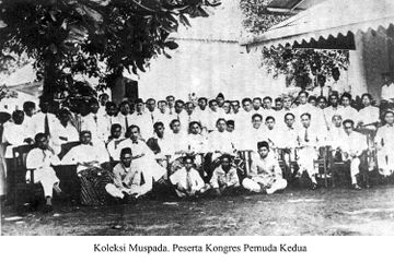 Kongres Sumpah Pemuda dilaksanakan dua kali, yaitu Kongres Pemuda I dan II.