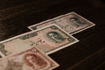 Daftar 7 Mata Uang Negara Terendah di Dunia