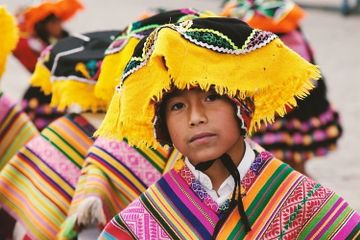 Folklor merupakan budaya masyarakat yang sifatnya lisan.