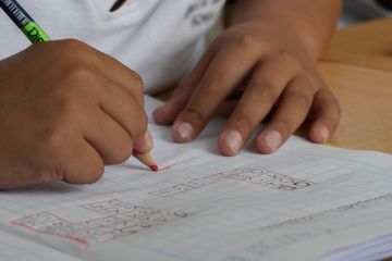 Bilangan desimal termasuk salah satu jenis bilangan dalam matematika.