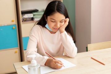 Pada buku Bahasa Inggris Kelas VIII Kurikulum Merdeka, Chapter 2, Unit 3,  Section 5, Part A, terdapat soal Worksheet 2.16.
