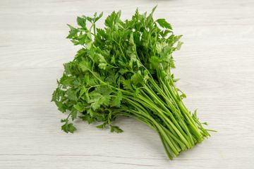 Selain Jadi Pelengkap Masakan, Daun Seledri Juga Bisa Dibuat Jus, Ini Manfaatnya