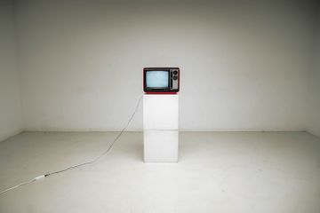 Manfaat Televisi dalam Bidang Ekonomi